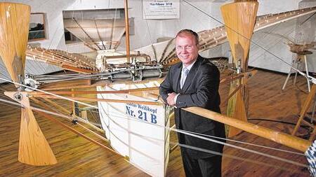 Legte neue Dokumente vor: Luftfahrt-Historiker John Brown im &bdquo;Deutschen Flugpioniermuseum Gustav Weißkopf&ldquo; in Leutershausen.