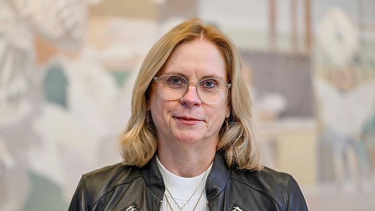 Andrea Lindholz ist die direkt gewählte Abgeordnete im Wahlkreis Aschaffenburg. Andrea Lindholz ist die direkt gewählte Abgeordnete im Wahlkreis Aschaffenburg.