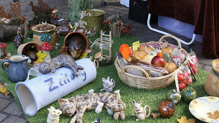 Für die einen Krimskrams, für die anderen tolle Schnäppchen: Beim Oktobermarkt in Karlstadt wird es auch einen Flohmarkt geben. Für die einen Krimskrams, für die anderen tolle Schnäppchen: Beim Oktobermarkt in Karlstadt wird es auch einen Flohmarkt geben.