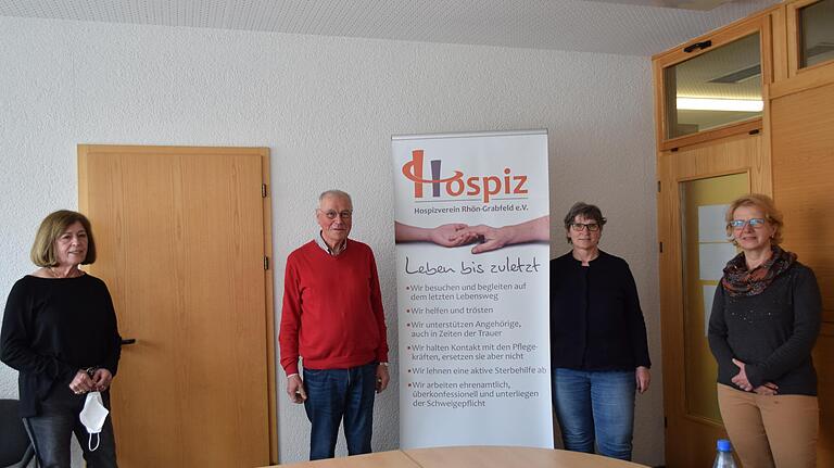 Sie beraten beim Hospizverein Rhön-Grabfeld über Patientenverfügungen: (von links) Elsa Hartwig, Rolf Kurz, Elvira Söder und Astrid Maul.