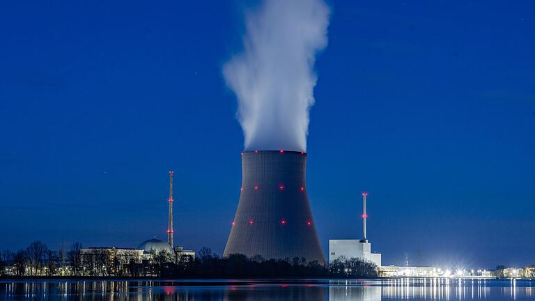 Kernkraftwerk Isar 2.jpeg - In Deutschland gingen die letzten Atomkraftwerke im vergangenen Jahr vom Netz. Bild das AKW Isar 2. Kernkraftwerk Isar 2.jpeg - In Deutschland gingen die letzten Atomkraftwerke im vergangenen Jahr vom Netz. Bild das AKW Isar 2.
