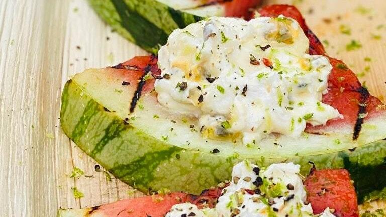 Als Nachtisch serviert Peter Zeitler gerne gegrillte Wassermelone. Als Nachtisch serviert Peter Zeitler gerne gegrillte Wassermelone.