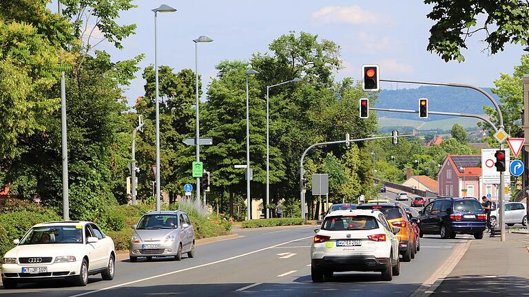 Wenn Autofahrer Rot sehen: Die Ampeln entlang der B8 in Kitzingen geben regelmäßig Anlass für Ärger.