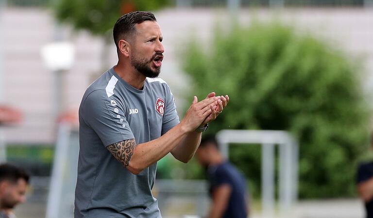 Der neue Kickers-Trainer Markus Zschiesche will von seinem Team viel Offensivgeist sehen. Der neue Kickers-Trainer Markus Zschiesche will von seinem Team viel Offensivgeist sehen.