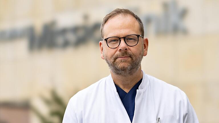 Dr. Matthias Held, Ärztlicher Direktor am Klinikum Würzburg Mitte, fürchtet, dass künftig noch mehr Fachkräfte aus der Patientenversorgung abwandern könnten.