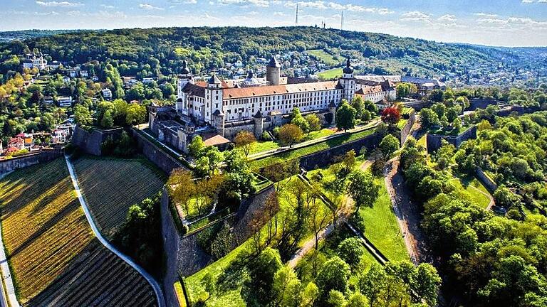 Ein Festungsaufzug von der Altstadt Würzburgs zur Festung Marienberg? Die Absage aus München ist deutlich.