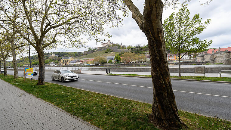 Der Obere Mainkai in Würzburg soll immer an Sonntagen für den Kraftfahrzeugverkehr gesperrt werden. Darüber hat am Mittwoch der Planungs-, Mobilitäts- und Umweltausschuss (PUMA) des Würzburger Stadtrates beraten.