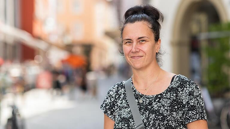 Christine Leimeister, 44 Jahre, Verwaltungsangestellte aus Kitzingen. Christine Leimeister, 44 Jahre, Verwaltungsangestellte aus Kitzingen.