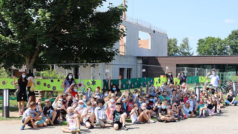 Begeistert waren die Mädchen und Jungen von der Projektwoche an der Grundschule Schwarzacher Becken zum Thema 'Zauberhaft'.