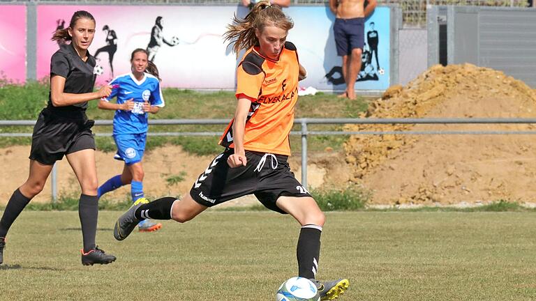 In der vergangenen Saison feierte Laura Gerst schon als 16-Jährige ihr Debüt für den SC Heuchelhof in der Regionalliga.