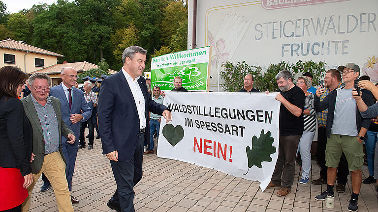 Im Wahlkampf-Endspurt kam Markus Söder extra in den Steigerwald, um Nationalpark-Gegner zu beruhigen.