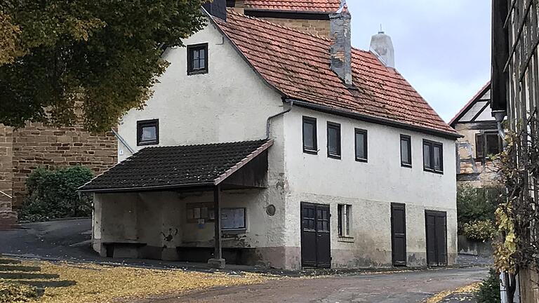 Was mit der alten Schmiede in Junkershausen im Rahmen der Dorferneuerung geschehen soll, ist noch nicht letztendlich geklärt.