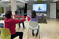 Leichte Übungen im Sitzen mit dem Theraband - angeleitet über ein Online-Video im Stadtlabor konnten die Teilnehmenden von 'Mit &amp; Fit - Begegnung durch Bewegung' neue Übungen und Bewegungselemente kennenlernen.