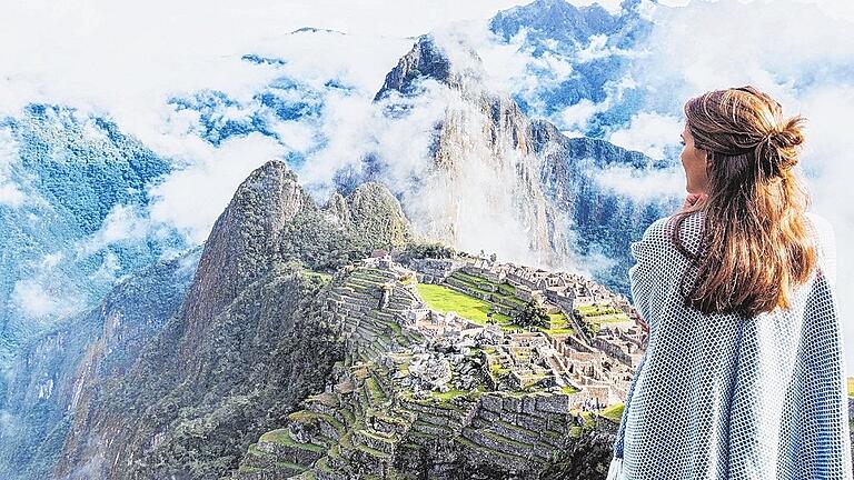 Stefanie Pröstler-Meckel hoch über der peruanischen Inkastadt Macchu Pichu in den Anden.