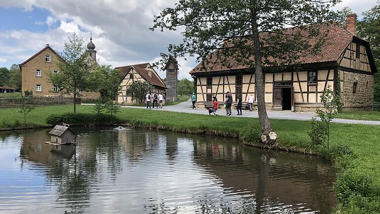 Das Fränkische Freilandmuseum Fladungen wird gut besucht. 50 Prozent der Gäste kommen aus Bayern, weitere unter anderem aus Hessen oder Thüringen. Das Fränkische Freilandmuseum Fladungen wird gut besucht. 50 Prozent der Gäste kommen aus Bayern, weitere unter anderem aus Hessen oder Thüringen.