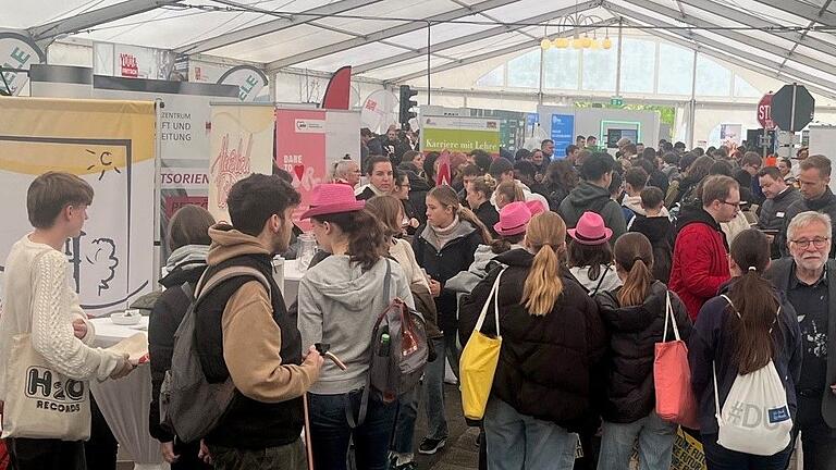 Großer Andrang herrschte in den Hallen und Zelten der BIT Kitzingen.