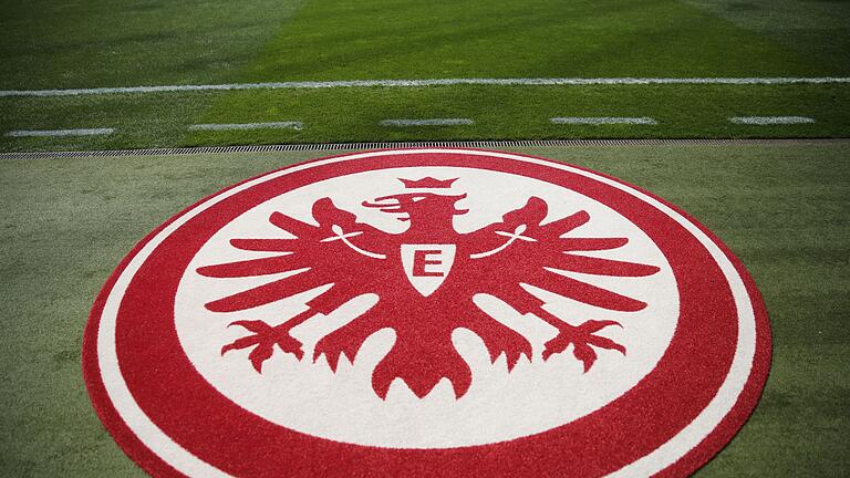 Eintracht Frankfurt       -  Adidas löst ab Juli 2025 den bisherigen Sponsor Nike bei Eintracht Frankfurt ab.