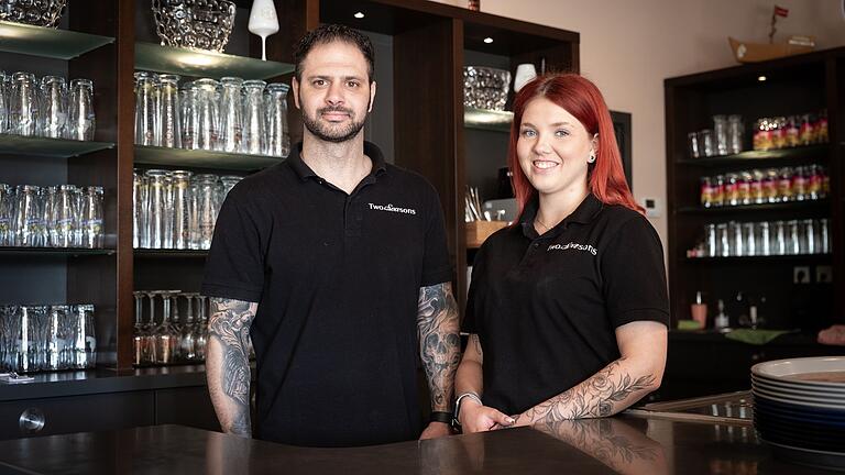 Betreiben das neu eröffnete Lokal 'Two Seasons' am Ellertshäuser See: Stefan Krieger und Vanessa Post. Betreiben das neu eröffnete Lokal 'Two Seasons' am Ellertshäuser See: Stefan Krieger und Vanessa Post.