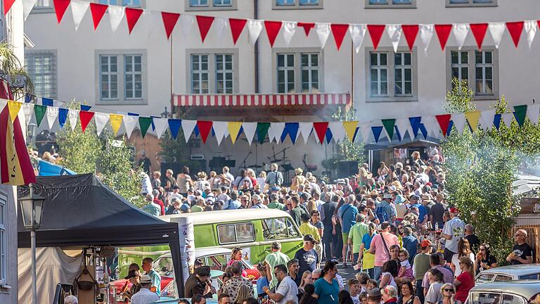 Kaum ein Durchkommen gab es am vergangenen Wochenende bei den Fladungen Classics: Nach acht Jahren Pause genossen die Besucher die Veranstaltung in vollen Zügen.