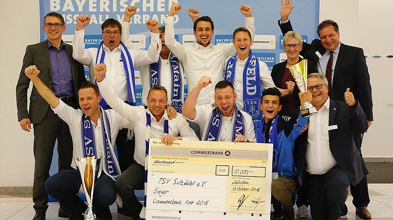 Der TSV Sulzfeld – eine starke Gemeinschaft. Im Herbst 2018 gewinnt der Verein den Commerzbank-Pott, ein Förderprojekt für Amateur-Fußballvereine, verbunden mit 10 000 Euro Preisgeld.