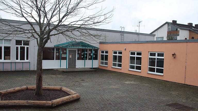 Die Mittagsbetreuung der Grundschule Wiesenfeld bekommt bald größeren Zulauf. Ab 1. September werden dort insgesamt 48 Kinder betreut. Die Mittagsbetreuung der Grundschule Wiesenfeld bekommt bald größeren Zulauf. Ab 1. September werden dort insgesamt 48 Kinder betreut.