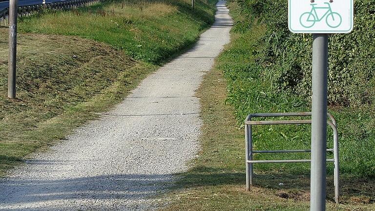 Ob Radwege neben der Straße oder durch die Flur: Das Angebot in der Region ist groß.