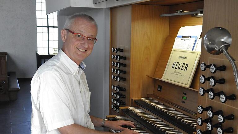 Mit einem , furiosen Orgelkonzert in der Oberthulbaer Pfarrkirche St. Johannes begeisterte der Fuldaer Domorganist Hans-Jürgen Kaiser seine Zuhörer. Peter Klopf       -  Mit einem , furiosen Orgelkonzert in der Oberthulbaer Pfarrkirche St. Johannes begeisterte der Fuldaer Domorganist Hans-Jürgen Kaiser seine Zuhörer. Peter Klopf