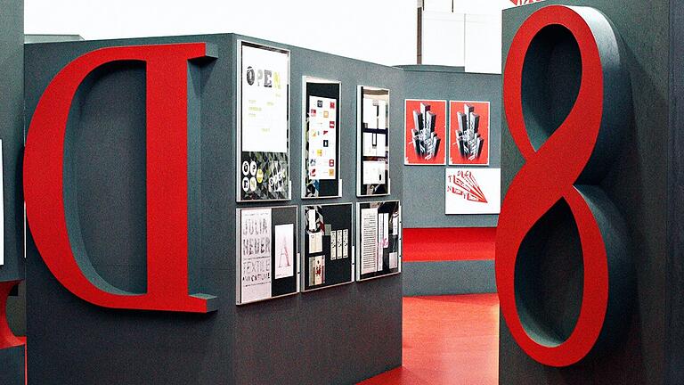 Ein Projekt mit Studierenden von Professorin Gertrud Nolte: Der Ausstellungsstand für den Type Directors Club of New York auf der Messe drupa Düsseldorf 2012.