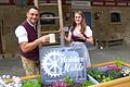 Tobias Wendler und Franziska Grimm setzen die lange Tradition der Holdermühle fort.