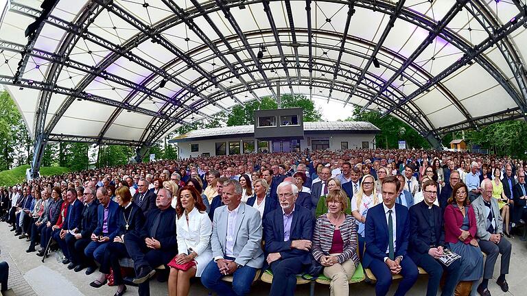 18 Vorstellungen mit rund 35.000 Besucherinnen und Besuchern sowie über 40 Proben hat es bei den Passionsspielen 2018 auf der Freilichtbühne Sömmersdorf gegeben. In diesem Umfang wollen Anwohnerinnen und Anwohner hinter dem Spielgelände das nicht mehr hinnehmen.&nbsp; &nbsp;