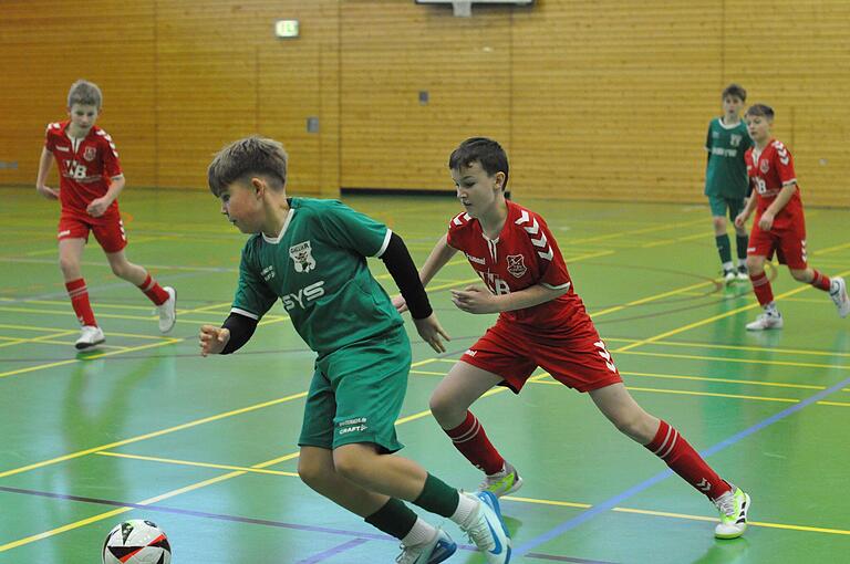 Das U13-Prestigeduell gewann der TSV Großbardorf (grüne Trikots) gegen den TSV Aubstadt mit 2:0. Das U13-Prestigeduell gewann der TSV Großbardorf (grüne Trikots) gegen den TSV Aubstadt mit 2:0.