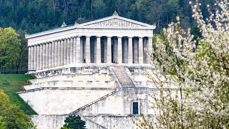 Walhalla       -  In der Walhalla werden bedeutende Persönlichkeiten der deutschen Geschichte geehrt. Aktuell sind es 132 Büsten und 64 Gedenktafeln. (Archivbild)