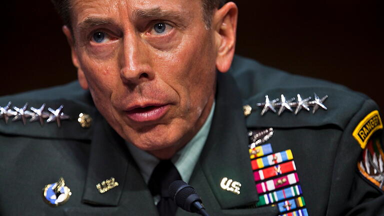 Senate Holds Confirmation Hearings for Gen. David Petraeus to be       -  David Petraeus zu seiner Zeit als VIer-Sterne-General der US-Streitkräfte: „Wenn man es kaputt macht, gehört es einem.“