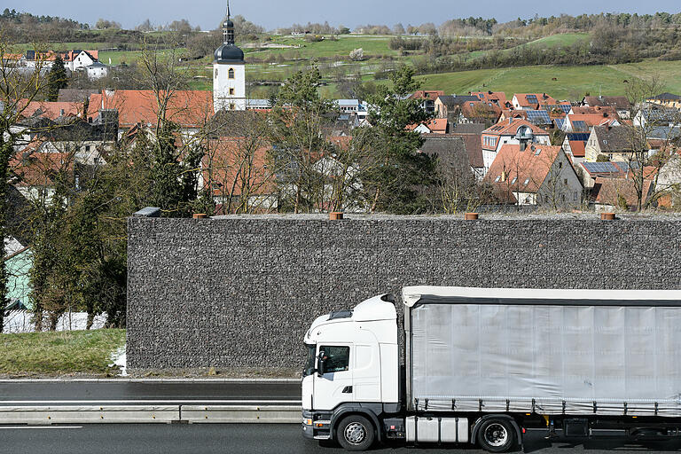 Deshalb pochte Geiselwind so auf den Lärmschutz: Die A 3 führt unmittelbar an dem Ort vorbei.