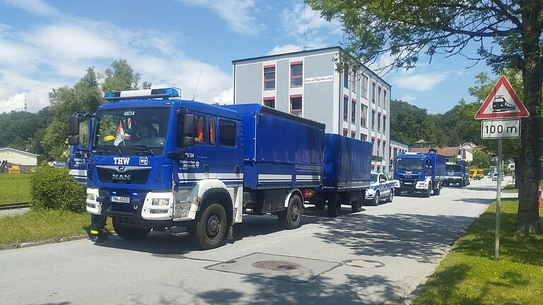 Das THW Lohr war im Hochwassereinsatz in Deggendorf, um den Donau-Hafen abzusichern.