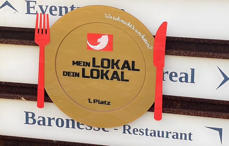 Für den ersten Platz erhalten die Gewinner von 'Mein Lokal, dein Lokal' einen goldenen Teller. Für den ersten Platz erhalten die Gewinner von 'Mein Lokal, dein Lokal' einen goldenen Teller.