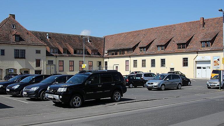 Die Firma Hiestand hat den von ihr bislang noch für Bürozwecke und den Fabrikverkauf genutzten Gebäudekomplex des ehemaligen Butterwerks an der Kolpingstraße an einem privaten Investor verkauft. Was der neue Besitzer mit der Immobilie vorhat, ist noch nicht bekannt. Die Firma Hiestand hat den von ihr bislang noch für Bürozwecke und den Fabrikverkauf genutzten Gebäudekomplex des ehemaligen Butterwerks an der Kolpingstraße an einem privaten Investor verkauft. Was der neue Besitzer mit der Immobilie vorhat, ist noch nicht bekannt.