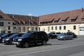Die Firma Hiestand hat den von ihr bislang noch für Bürozwecke und den Fabrikverkauf genutzten Gebäudekomplex des ehemaligen Butterwerks an der Kolpingstraße an einem privaten Investor verkauft. Was der neue Besitzer mit der Immobilie vorhat, ist noch nicht bekannt.