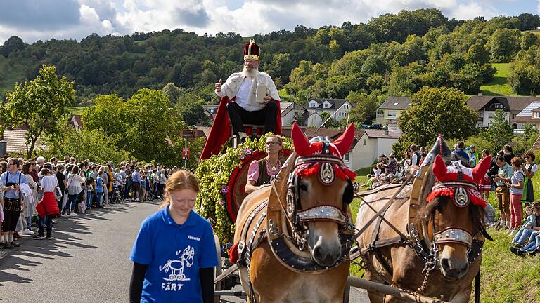 Festumzug und Impressionen vom 39. Weisbacher Oktoberfest