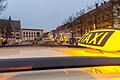 Taxifahren in Schweinfurt wird teurer. Die Stadt Schweinfurt und Unternehmen haben sich auf einen Kompromiss geeinigt. Unser Bild ist am Taxistand am Marktplatz entstanden.