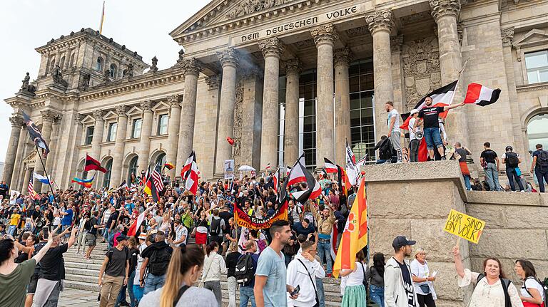 Im August 2020 versuchten Gegner der Corona-Maßnahmen auch in Deutschland das Parlament zu stürmen.