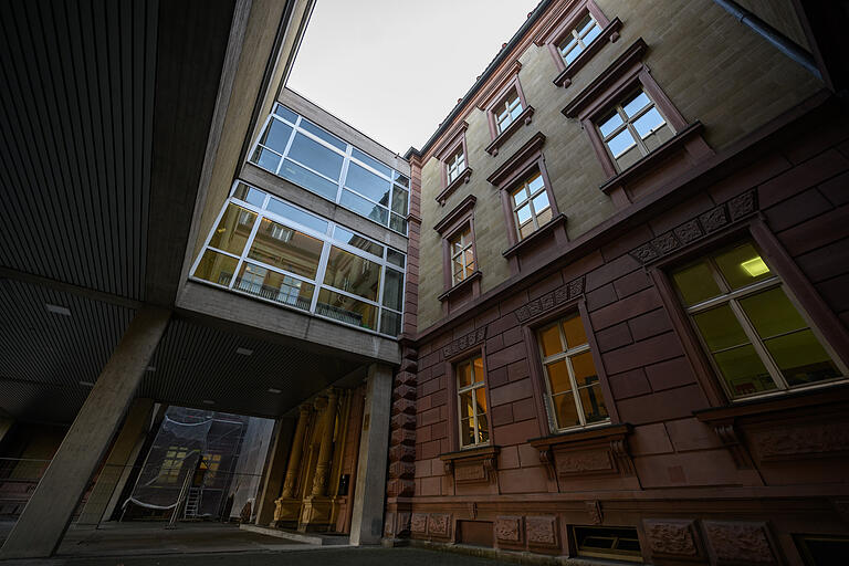 Laut eigener Angabe bietet das Riemenschneider Gymnasium am Rennweger Ring eine Vielzahl musikalischer Ensembles.