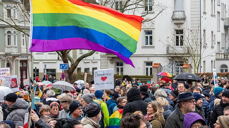 'Nie wieder ist jetzt' - unter diesem Motto sind Anfang Februar auch in Bad Kissingen viele Menschen auf die Straße gegangen. Auch dieses Wochenende finden in Unterfranken wieder Aktionen gegen Rechtsextremismus statt.&nbsp;