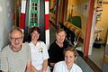Designer Norbert Böll, Krankenschwester Kerstin Umminger, Monika Demmich von der Elterninitiative und Oberärztin Prof. Dr. Verena Wiegering (von links) bei der Einweihung des Leuchtturms.