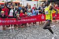 Herzlich willkommen im Ziel: Der Kenianer Enock Lagat verbesserte beim 12. Sparkassen-Stadtlauf den Streckenrekord auf 30:15 Minuten.