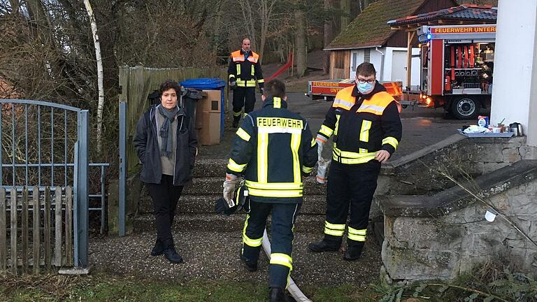 Hochwassereinsatz in der Kita Unterelsbach. Dort war Wasser in den Keller eingedrungen. Die Feuerwehr musste abpumpen.