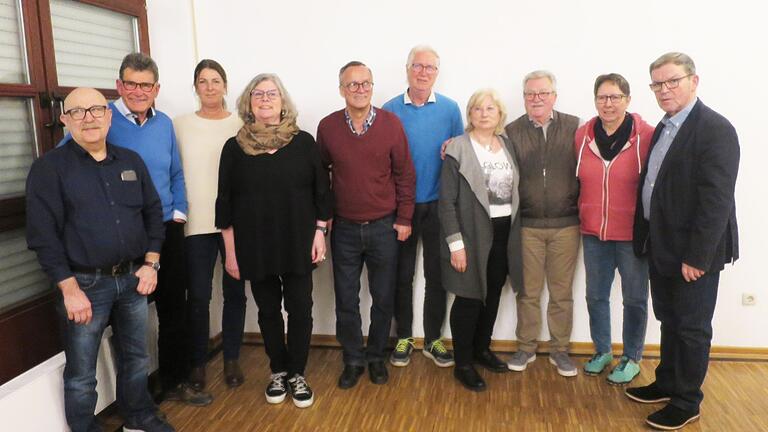 Im Bild zu sehen, der neu gewählte Vorstand: Albert Hurlebaus, Manfred Weichsel, Gabi Pilling, Beate Rosenbusch, Bernd Beyer, Karlheinz Heidt, Karin Baumann, Theo Hergenröther Beate Dieg und Richard Bauer. Im Bild zu sehen, der neu gewählte Vorstand: Albert Hurlebaus, Manfred Weichsel, Gabi Pilling, Beate Rosenbusch, Bernd Beyer, Karlheinz Heidt, Karin Baumann, Theo Hergenröther Beate Dieg und Richard Bauer.