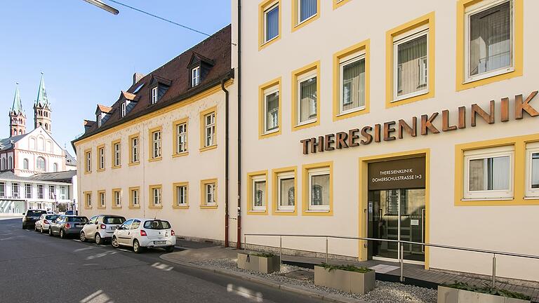 Ein traditionsreiches Haus in Sichtweite zum Würzburger Dom: Derzeit sind in der Theresienklinik noch 30 Belegärzte tätig, die stationäre Aufnahme soll bald der Vergangenheit angehören.