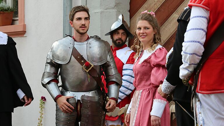 Auch dieses Jahr in den Hauptrollen: Stefanie Wohlfromm als Ottilie und Dominik Lieb als Michel Stapf.