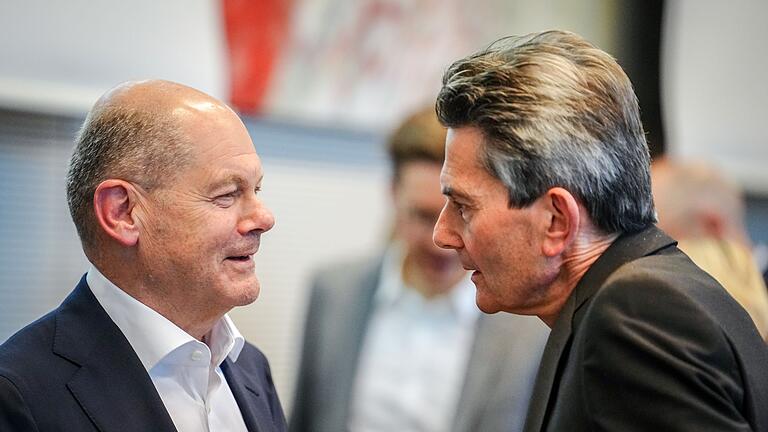 Haushaltsberatungen       -  Nach der Einigung herrschte in der SPD-Fraktion am Morgen gute Stimmung.